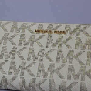 Billetera nueva Michael Kors blanca