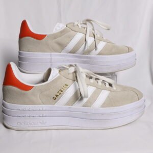 Zapatillas Adidas modelo Gazelle Crema talla 39