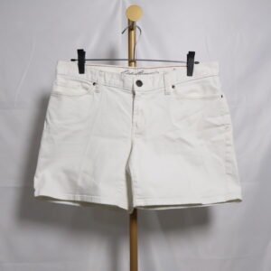 Short blanco talla 32 Eddie Bauer