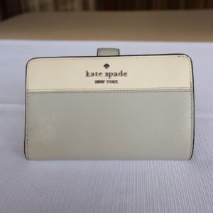 Billetera Kate Spade Bicolor Beige y Gris de Cuero Saffiano