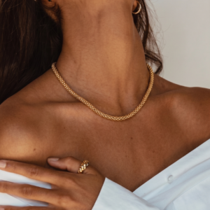 Collar Chunky Dorado de Malla Tejida