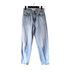 Jean Pull&Bear Mom Fit Celeste Lavado