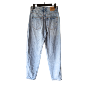Jean Pull&Bear Mom Fit Celeste Lavado